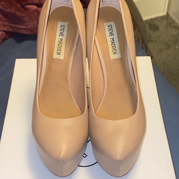 Steve Madden Blush Pumps - Picture 2 of 4